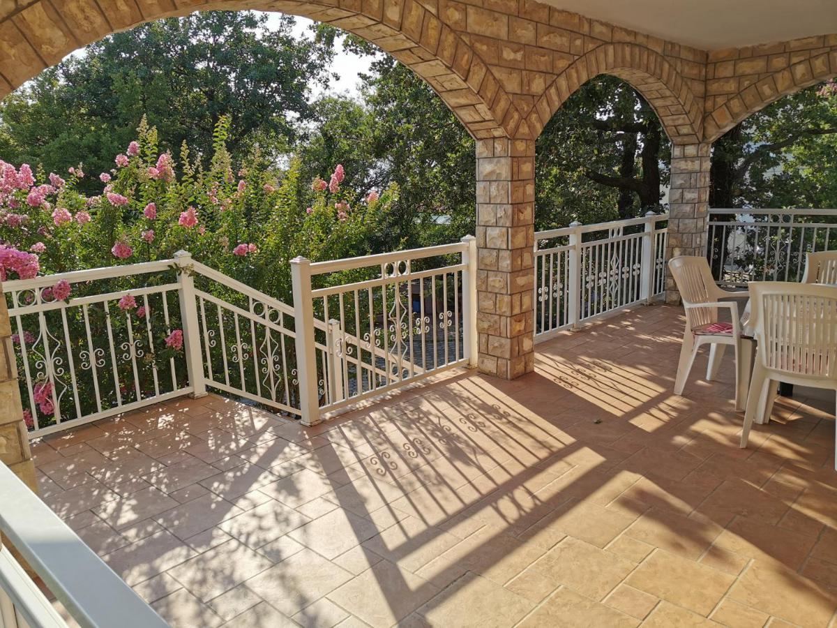 Apartments And Rooms نجيفيش المظهر الخارجي الصورة