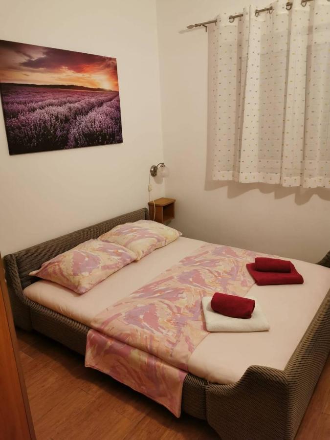 Apartments And Rooms نجيفيش المظهر الخارجي الصورة