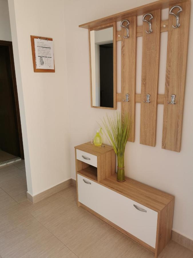 Apartments And Rooms نجيفيش المظهر الخارجي الصورة