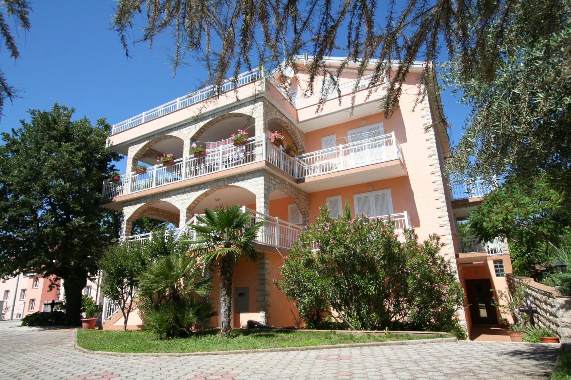 Apartments And Rooms نجيفيش المظهر الخارجي الصورة