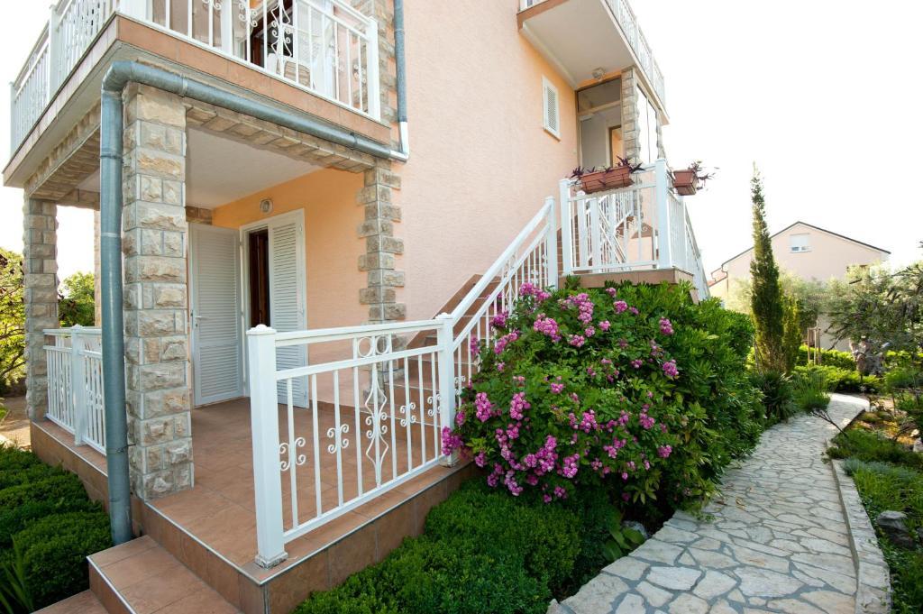 Apartments And Rooms نجيفيش الغرفة الصورة