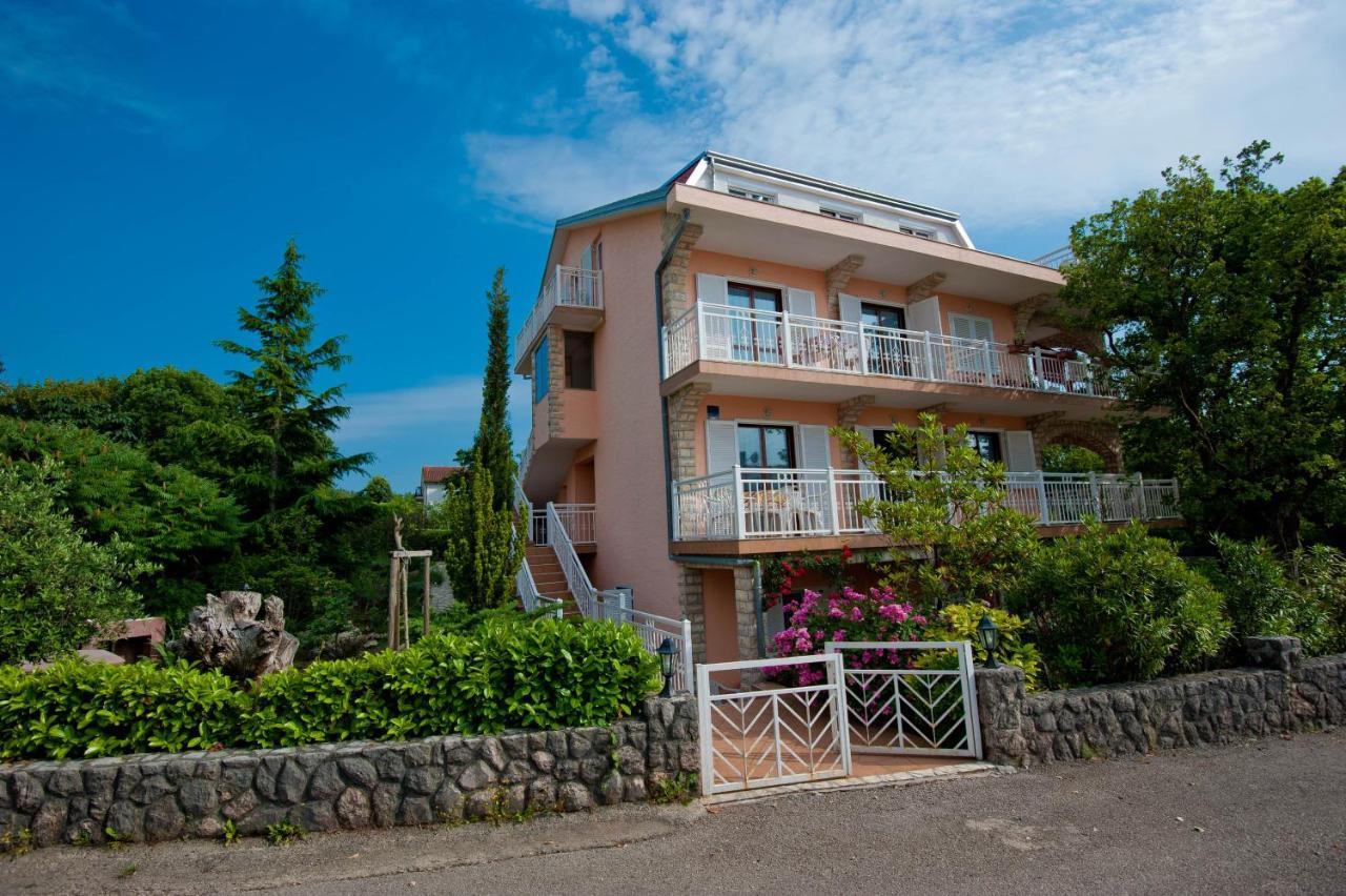 Apartments And Rooms نجيفيش الغرفة الصورة